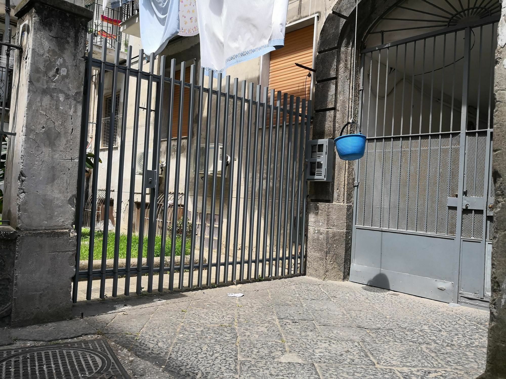 Bed and Breakfast Fenesta Vascia à Naples Extérieur photo
