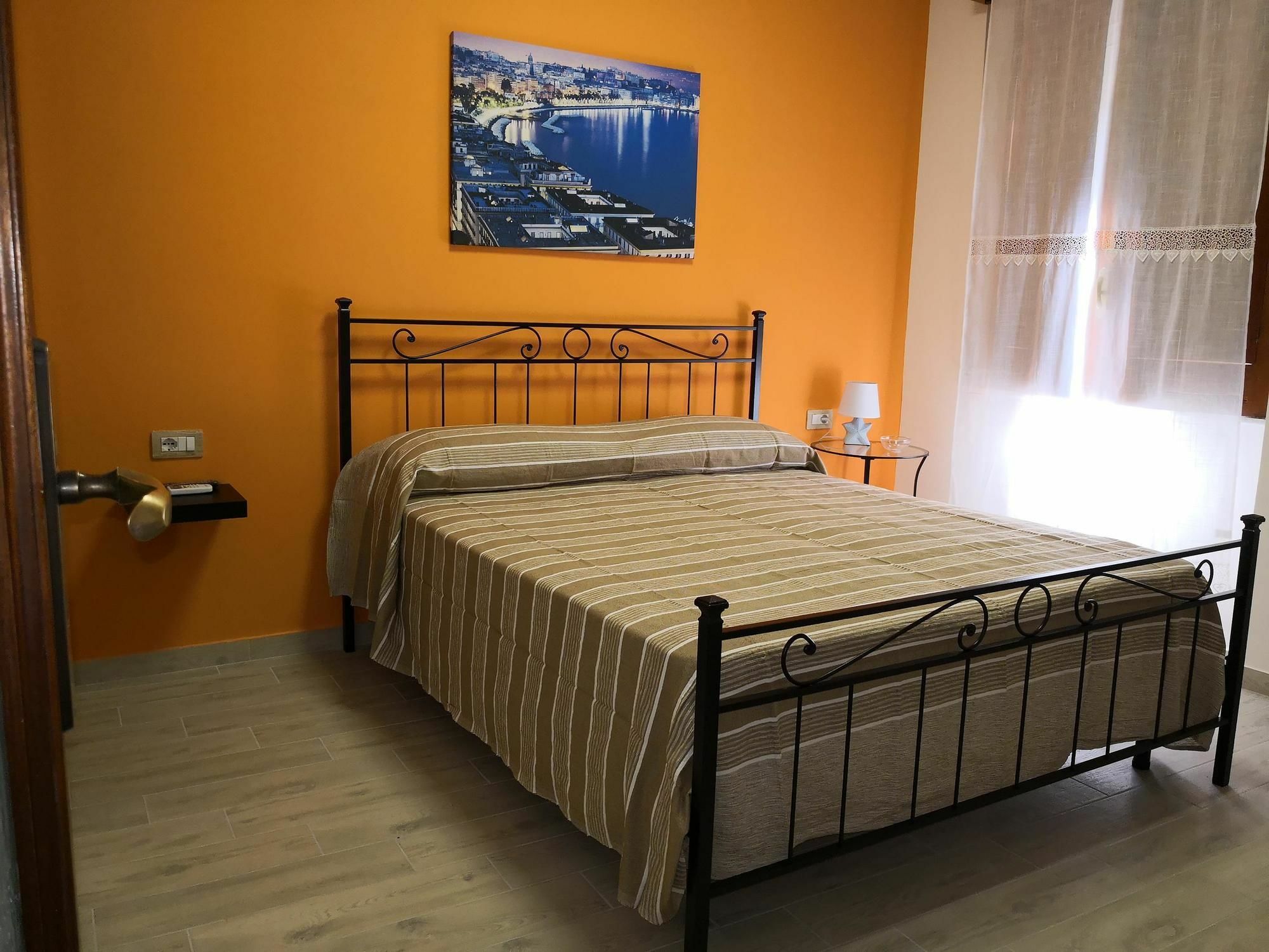 Bed and Breakfast Fenesta Vascia à Naples Extérieur photo