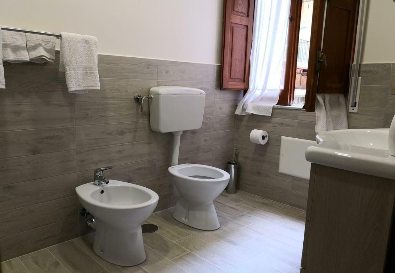 Bed and Breakfast Fenesta Vascia à Naples Extérieur photo