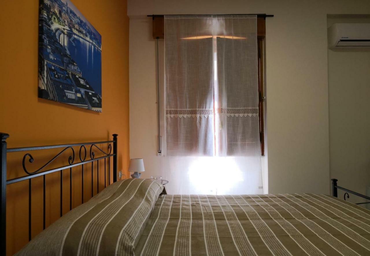 Bed and Breakfast Fenesta Vascia à Naples Extérieur photo