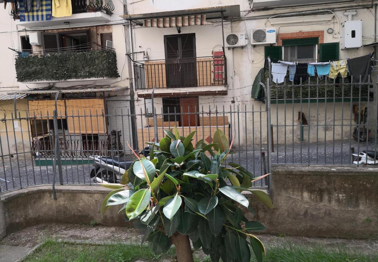 Bed and Breakfast Fenesta Vascia à Naples Extérieur photo